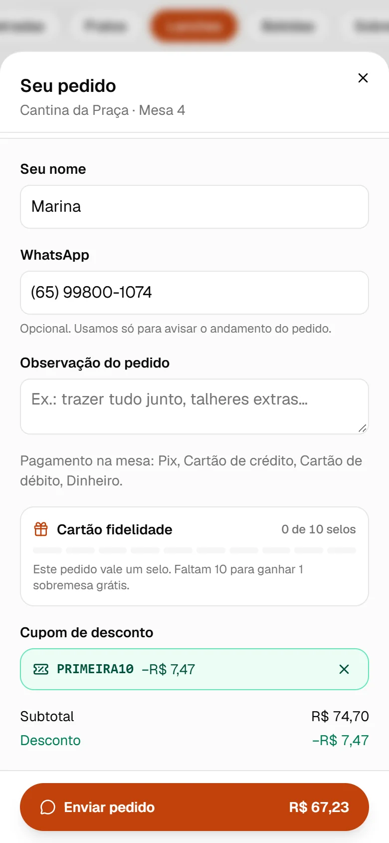 Cliente enviando o pedido pelo celular